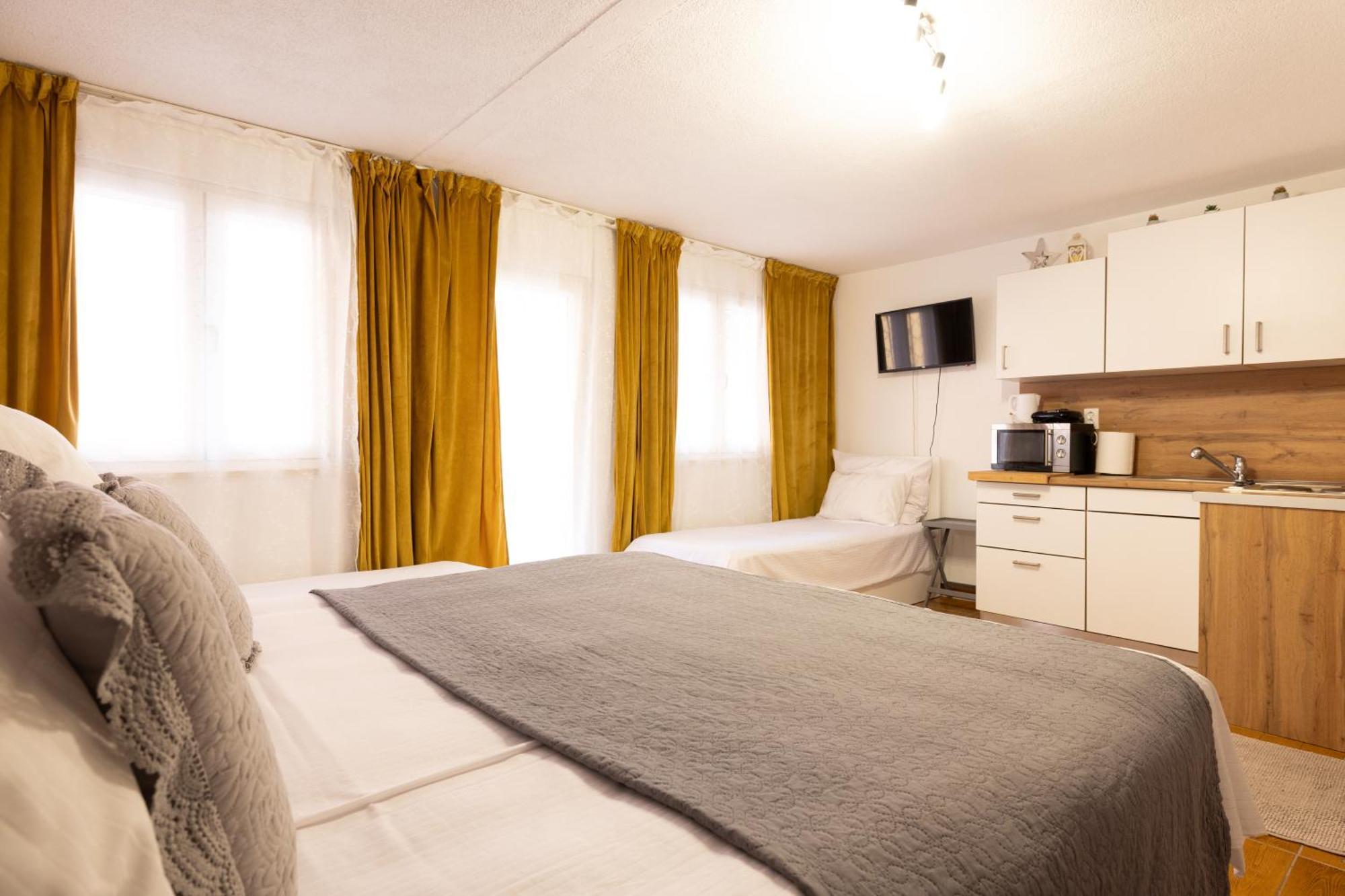 Guesthouse Rebecca Makarska Dış mekan fotoğraf